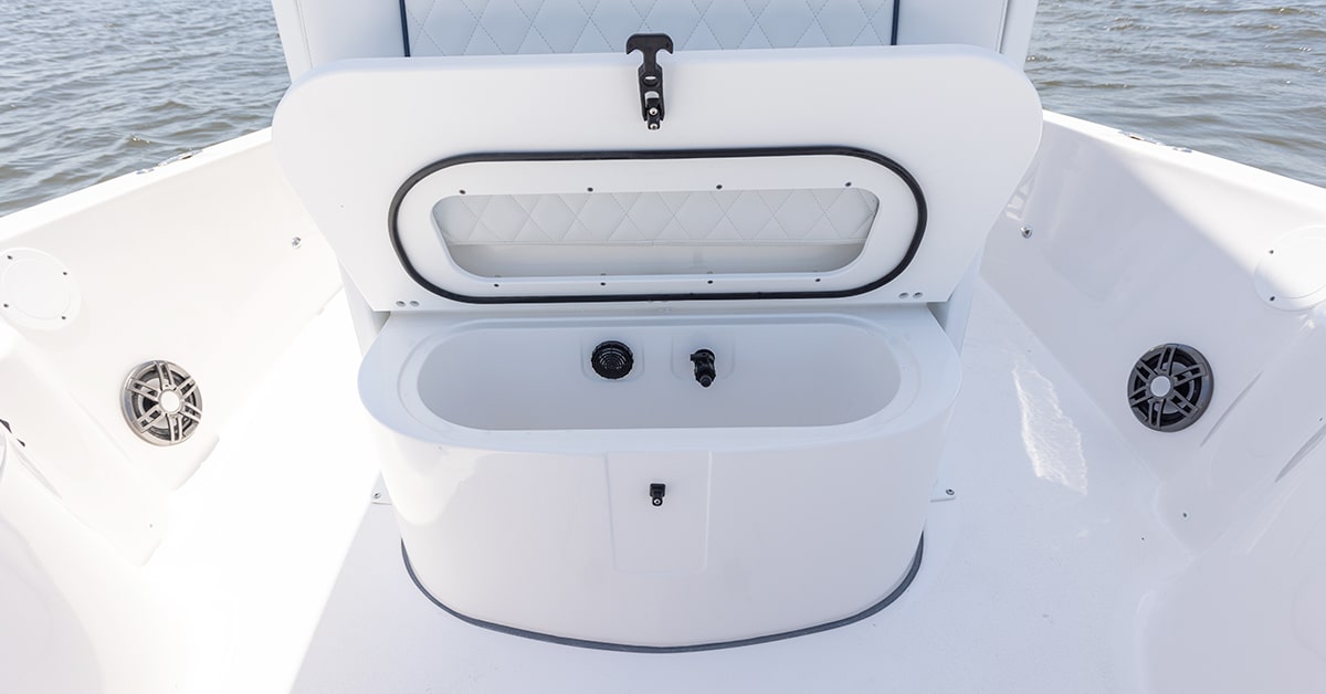 Sea Fox 2024 B 1200x628 231 B 231BayFox-livewell-bow